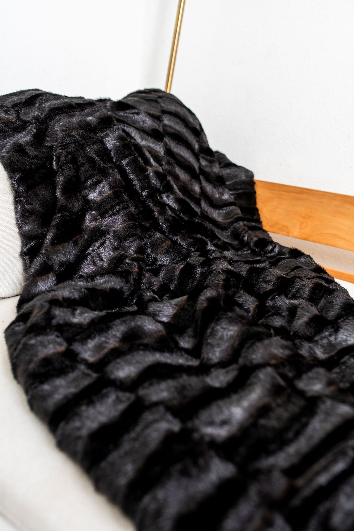 Carly Luxe Cuddle Throw Blanket - Espresso Embossed